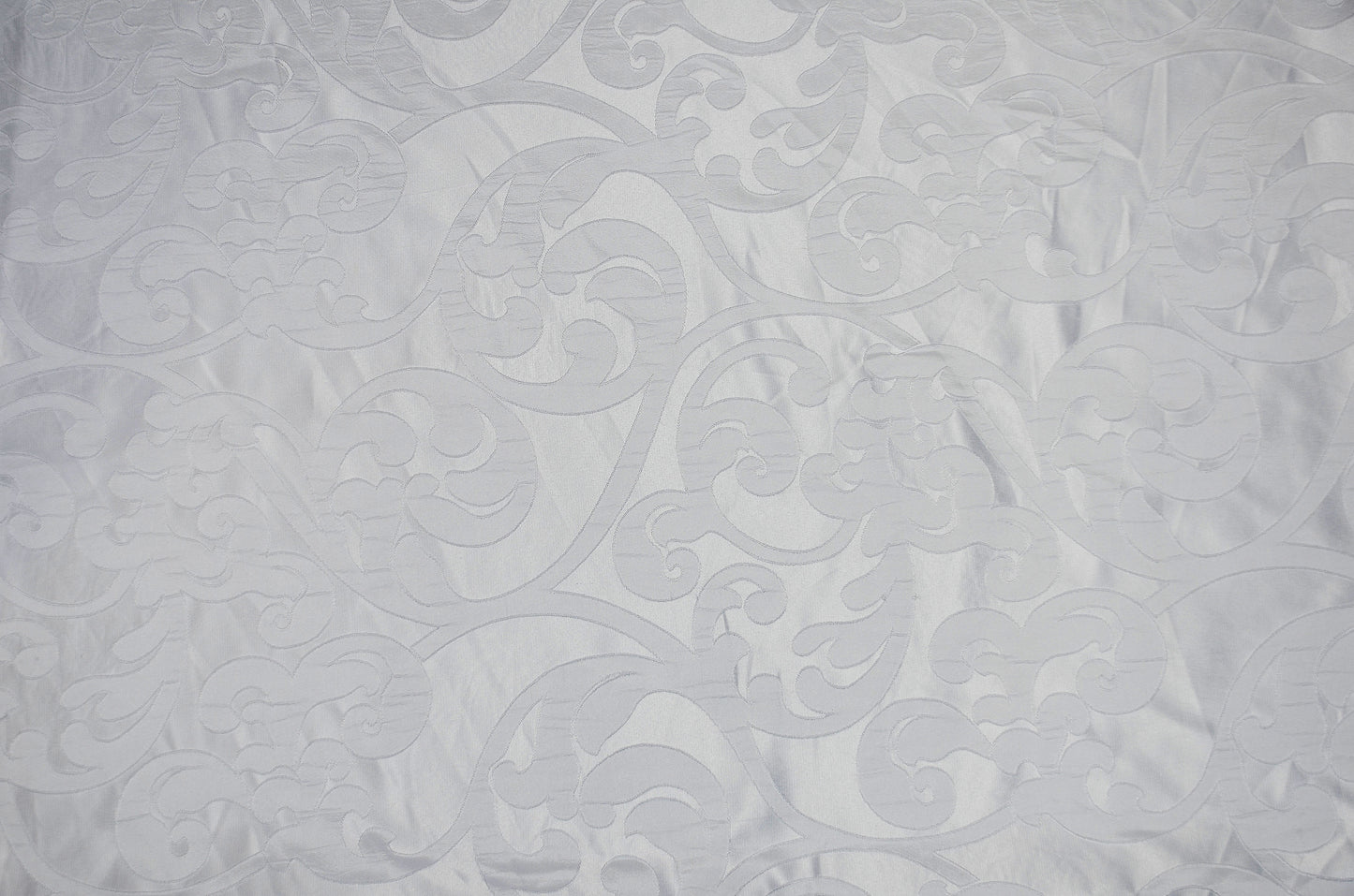 Victorian Damask Tablecloths | Classic Jacquard Table Linens | 100% Polyester |