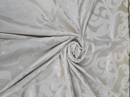 Victorian Damask Tablecloths | Classic Jacquard Table Linens | 100% Polyester |