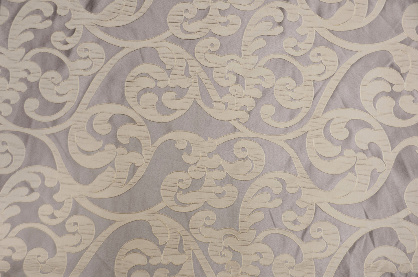Victorian Damask Tablecloths | Classic Jacquard Table Linens | 100% Polyester |