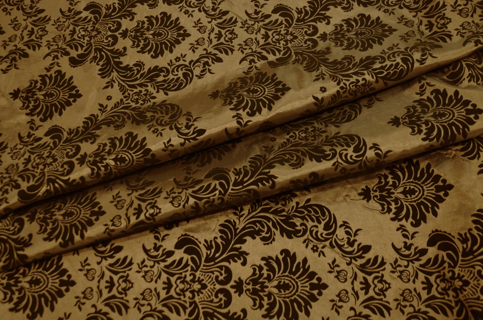 Damask Flocking Gold on Black
