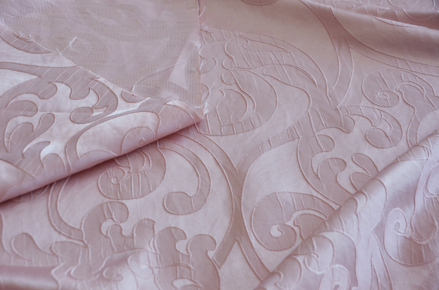 Victorian Damask Tablecloths | Classic Jacquard Table Linens | 100% Polyester |
