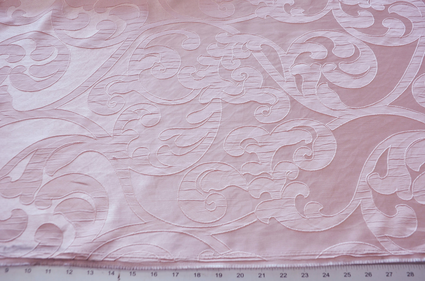 Victorian Damask Tablecloths | Classic Jacquard Table Linens | 100% Polyester |