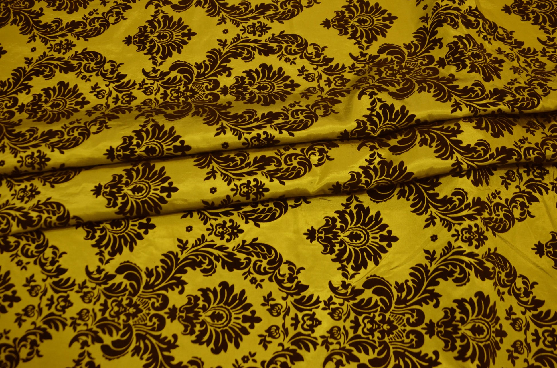 Damask Flocking Yellow on Black