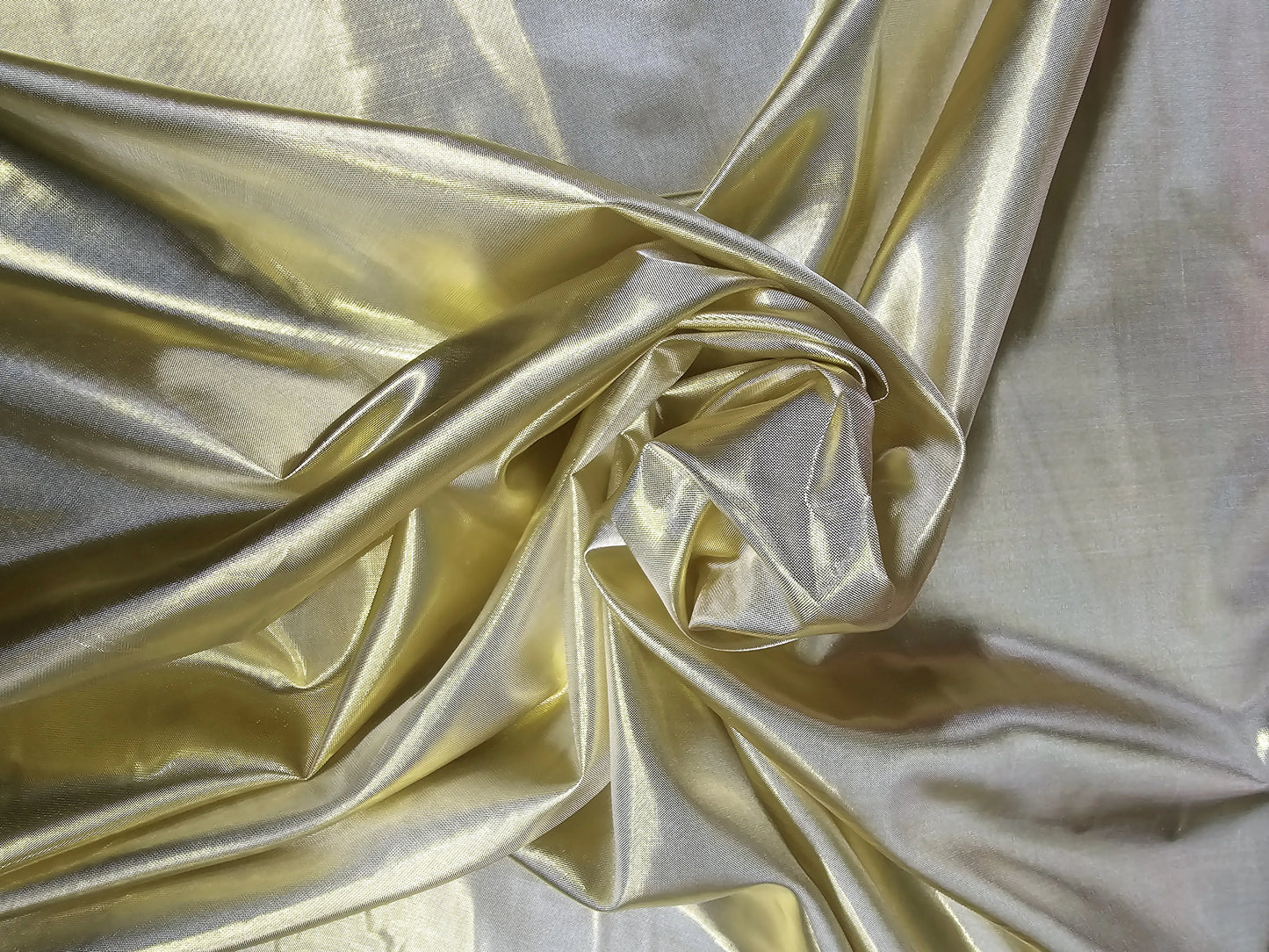 Slipper Lame Tablecloths | Metallic Lame Table Linens | Multiple Color |