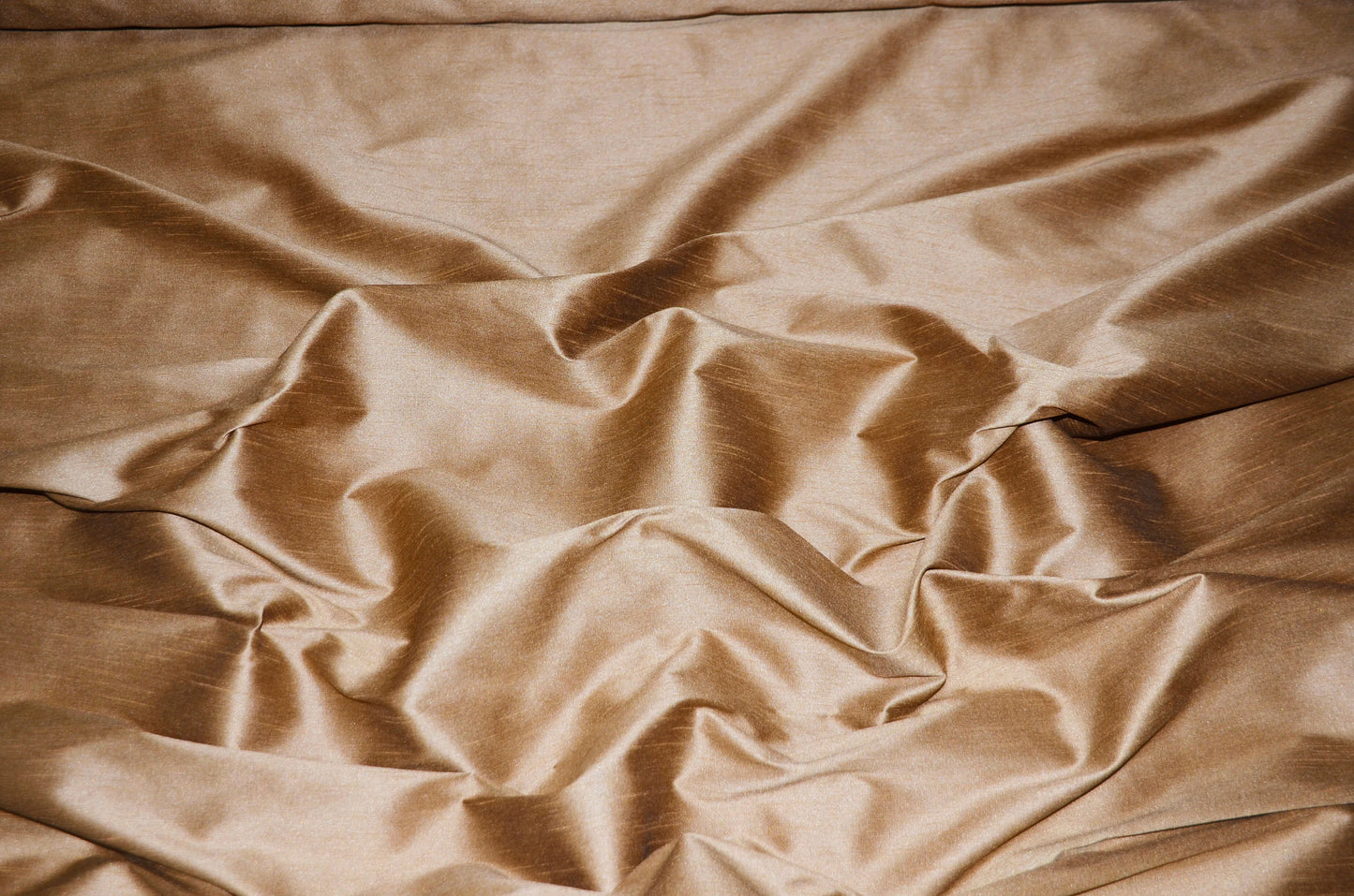 Faux Dupioni Silk Table Linens | Imitation Dupioni Silk Tablecloths | 100% Polyester |