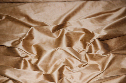 Faux Dupioni Silk Table Linens | Imitation Dupioni Silk Tablecloths | 100% Polyester |