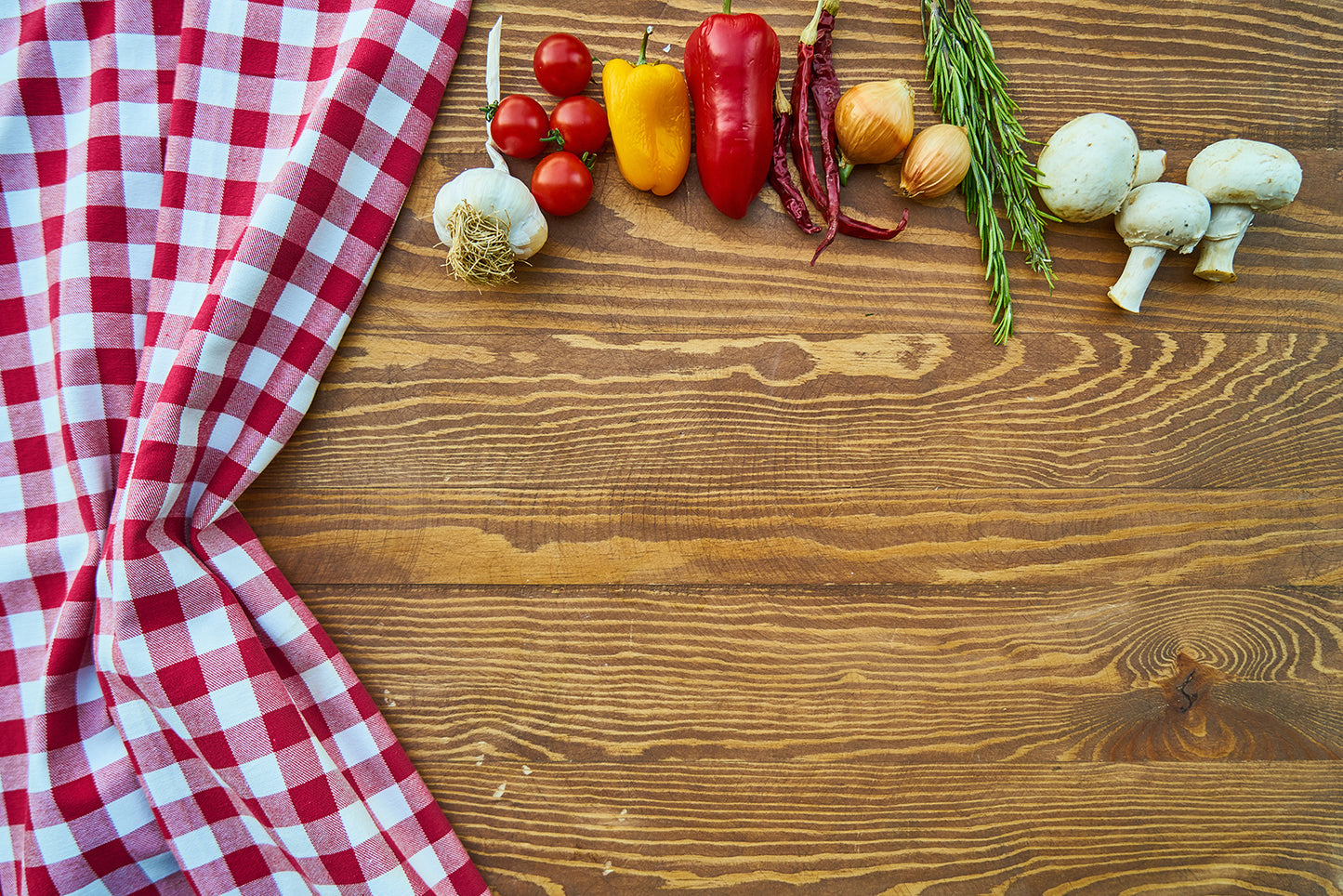 Picnic Checkered Tablecloths | Gingham Table Linens  | 100% Polyester | 1x1 Square |